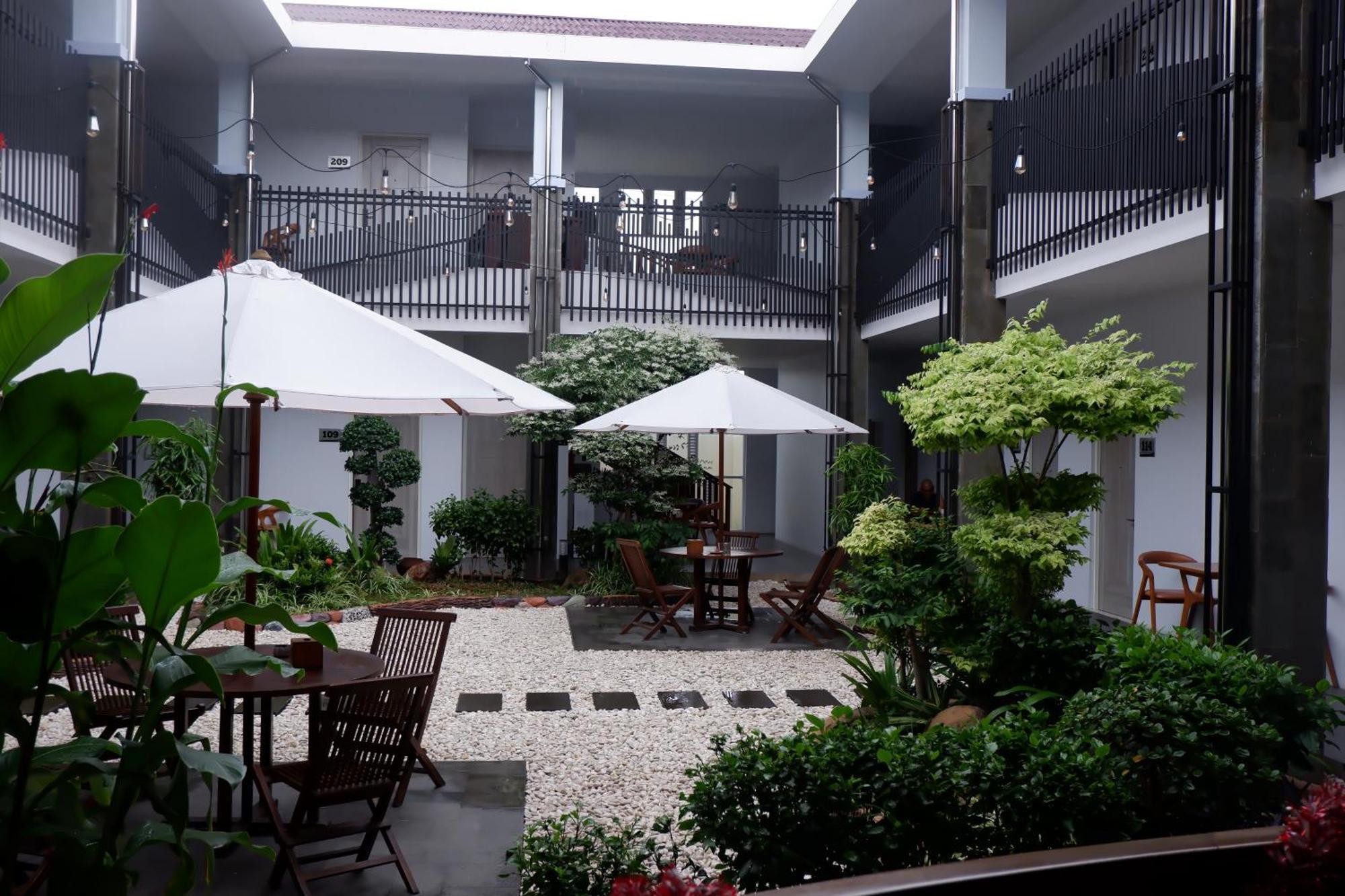 Grand Samota Hotel Sumbawa Экстерьер фото